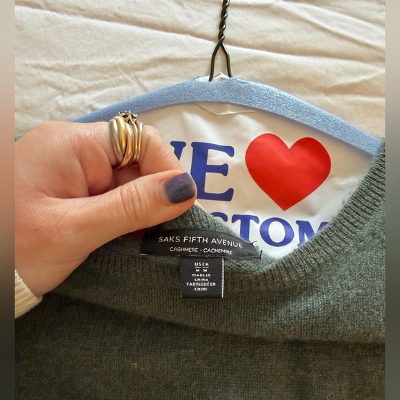 Saks Fifth Ave Cashmere sweater - Picture 3 of 4